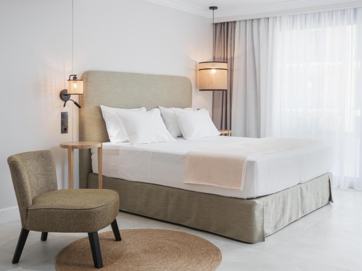 Pyrgos Blue Aparthotel Malia  Bagian luar foto